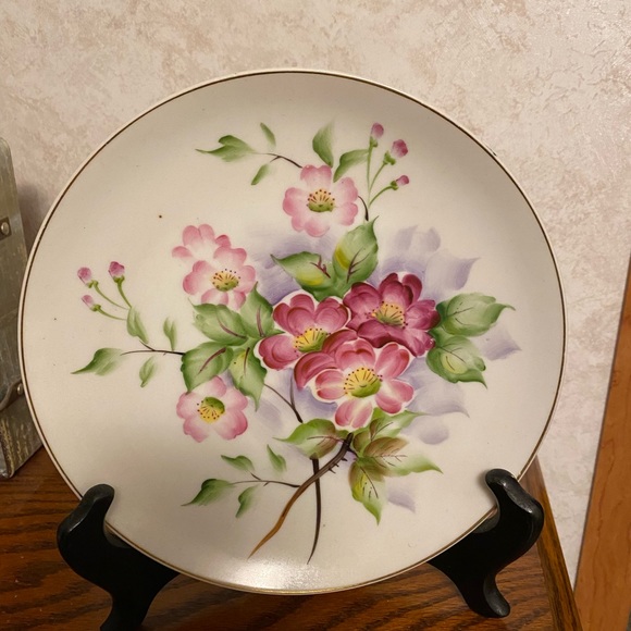 Vintage Hanging Plate Floral Dogwood Cherry Blossom Gold Rim 8” - Picture 1 of 2